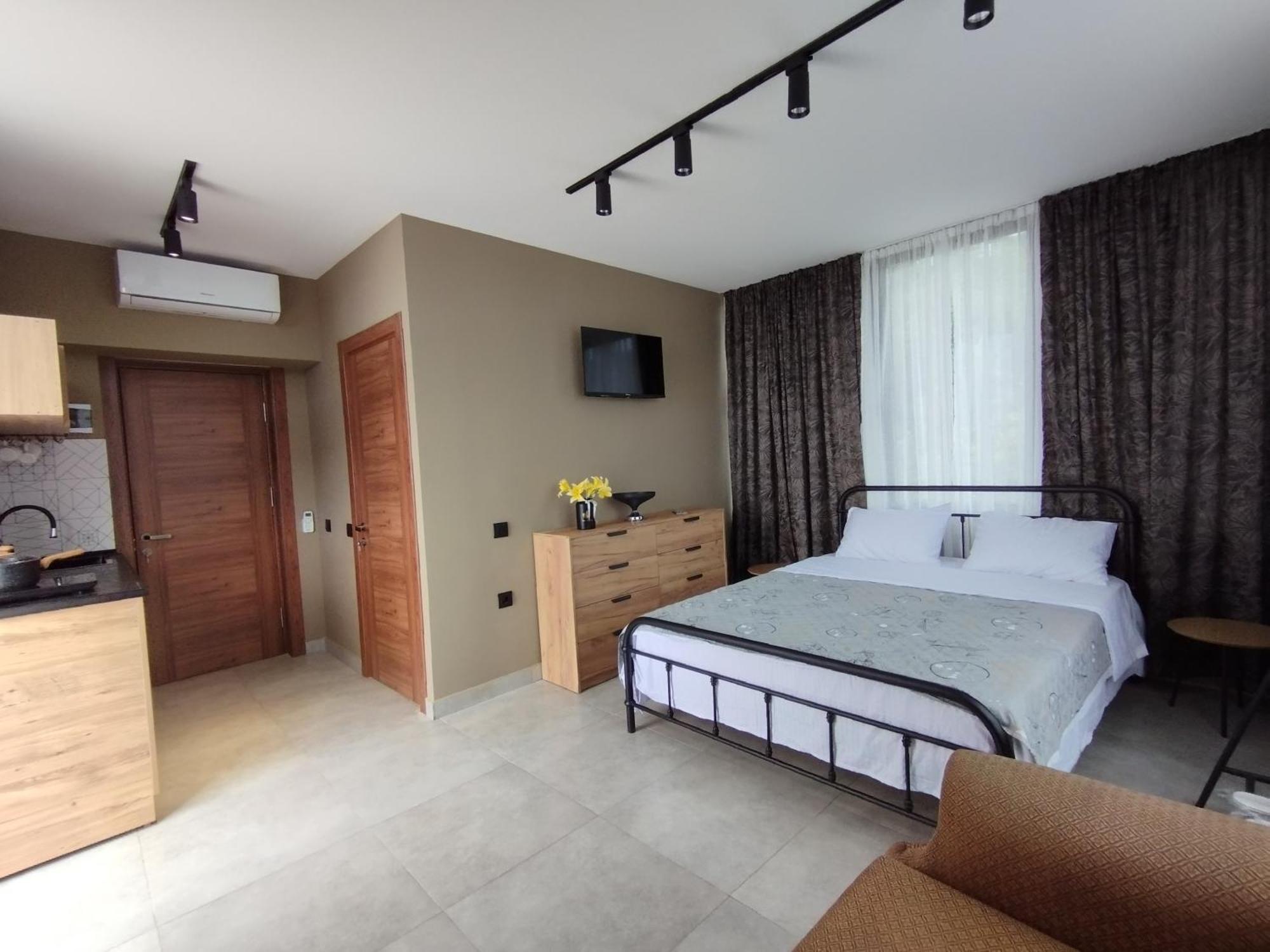 Sleep And Wine Hotel Batumi Ngoại thất bức ảnh